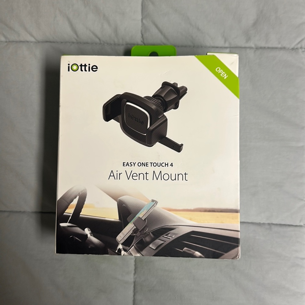 iOttie Easy One Touch 4 Vent Mount for Mobile Phones - Black. Never used